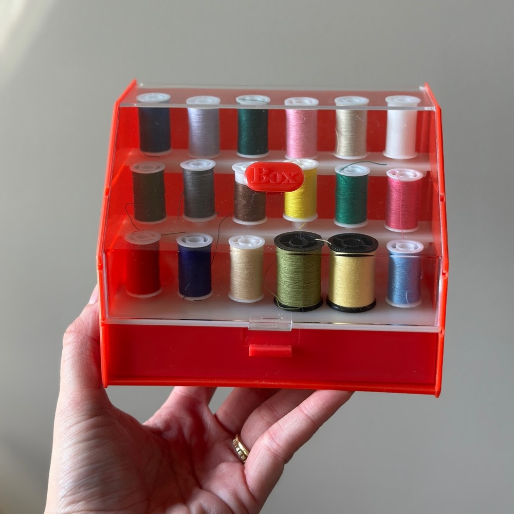 Vintage Sewing Box Crafts Storage Thread Sewing Accessories Organizer Box Red - Picture 4 of 6